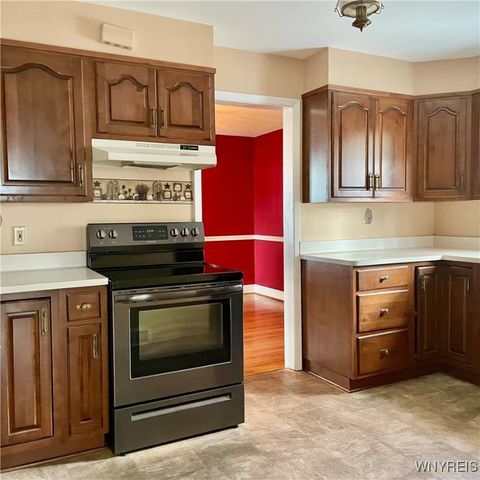 82 Onondaga Ave, West Seneca, NY 14220