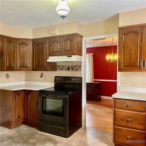 82 Onondaga Ave, West Seneca, NY 14220