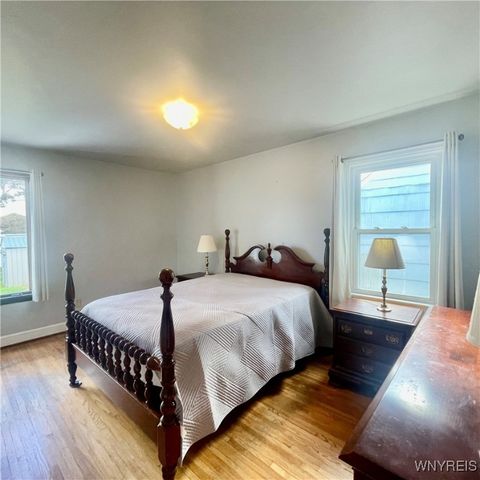 82 Onondaga Ave, West Seneca, NY 14220