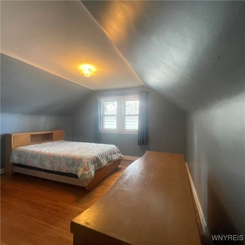 82 Onondaga Ave, West Seneca, NY 14220