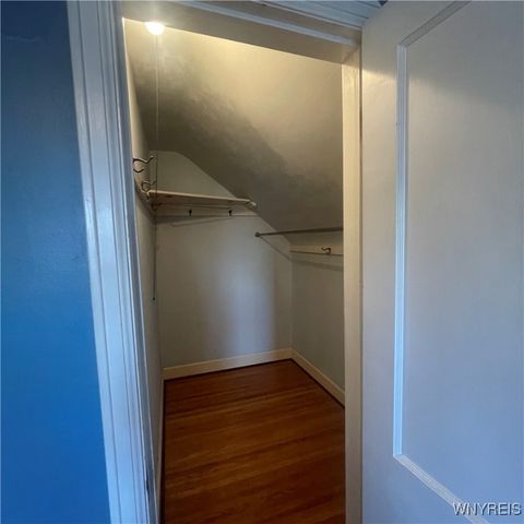 82 Onondaga Ave, West Seneca, NY 14220