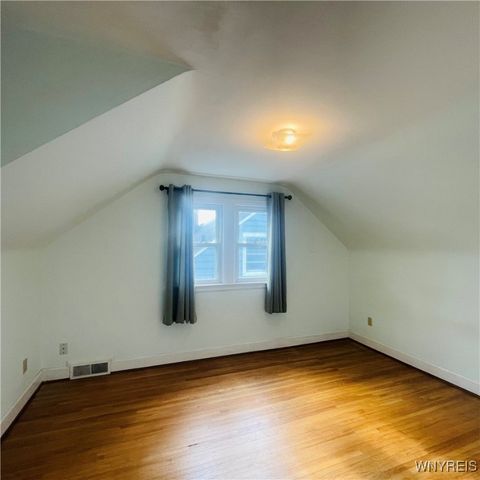 82 Onondaga Ave, West Seneca, NY 14220