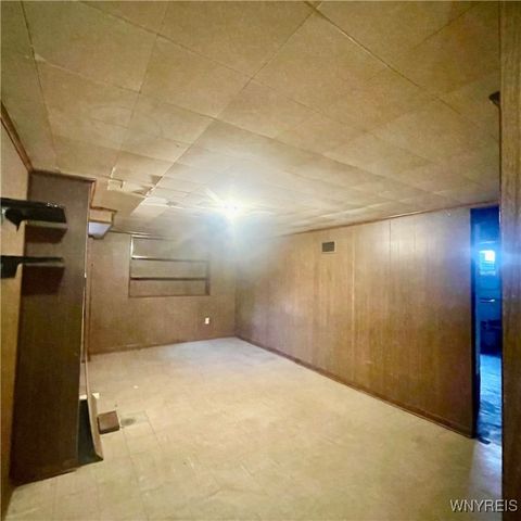 82 Onondaga Ave, West Seneca, NY 14220