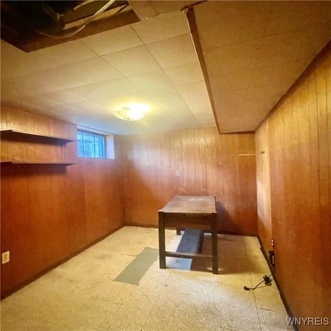 82 Onondaga Ave, West Seneca, NY 14220