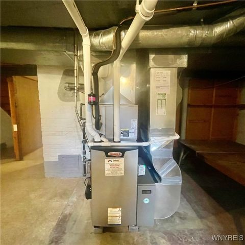 82 Onondaga Ave, West Seneca, NY 14220