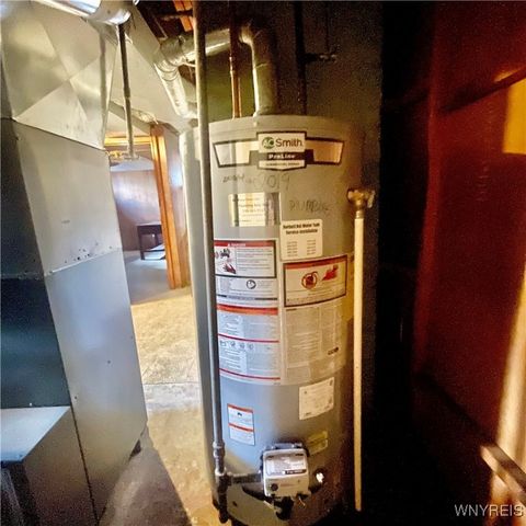 82 Onondaga Ave, West Seneca, NY 14220