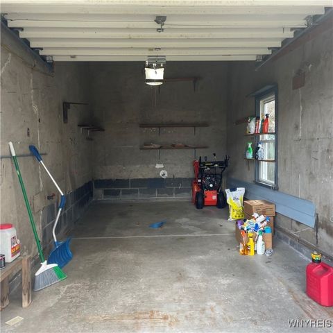 82 Onondaga Ave, West Seneca, NY 14220