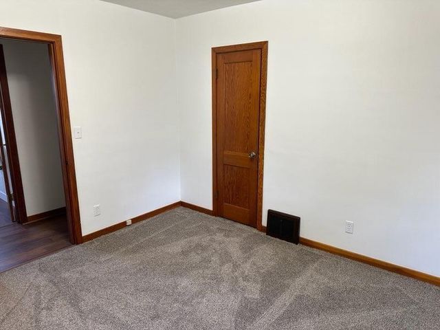 605 6th Avenue, Charles City, IA 50616