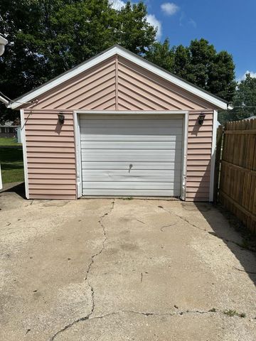 605 6th Avenue, Charles City, IA 50616