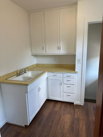 605 6th Avenue, Charles City, IA 50616