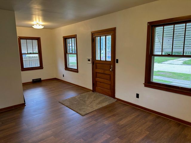605 6th Avenue, Charles City, IA 50616