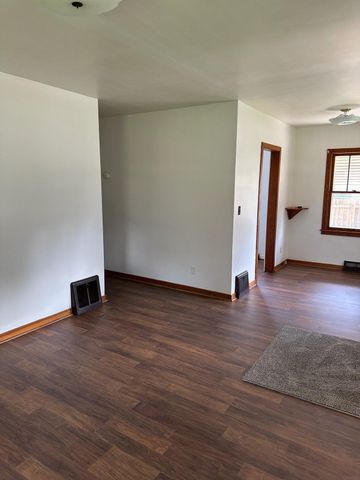 605 6th Avenue, Charles City, IA 50616
