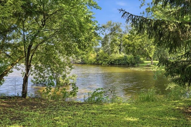 641 Clover Road, Wauconda, IL 60084