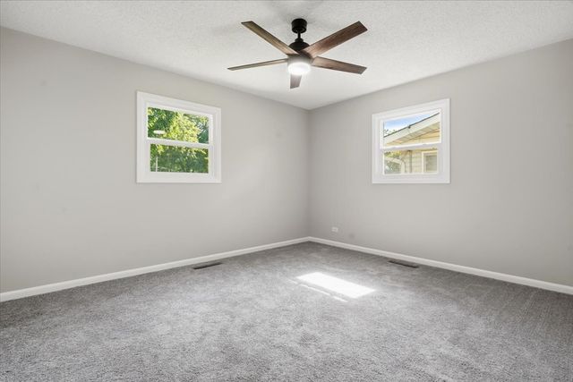 641 Clover Road, Wauconda, IL 60084