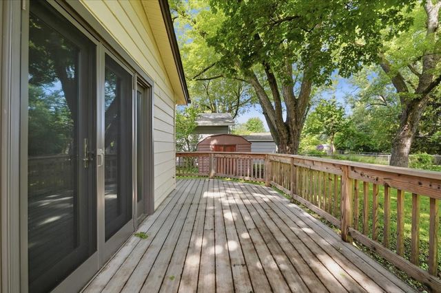 641 Clover Road, Wauconda, IL 60084