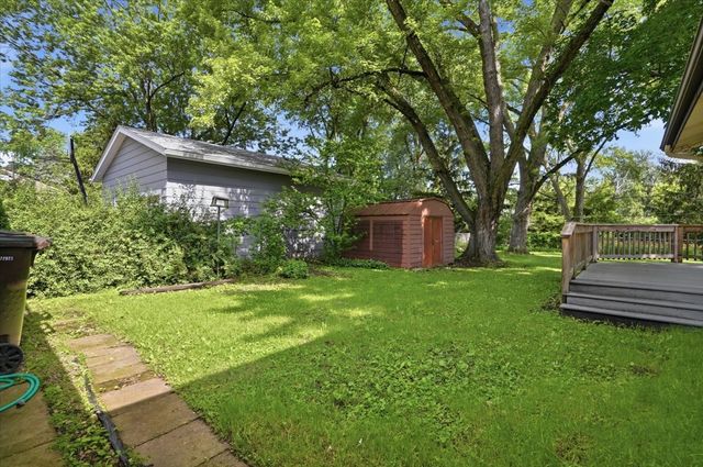641 Clover Road, Wauconda, IL 60084