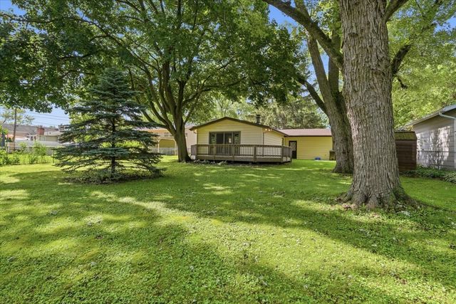 641 Clover Road, Wauconda, IL 60084