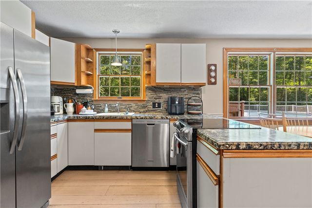 189 Wolf Rock Road, Exeter, RI 02822