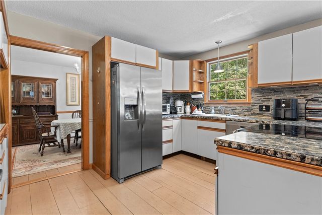 189 Wolf Rock Road, Exeter, RI 02822