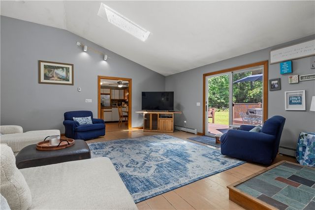 189 Wolf Rock Road, Exeter, RI 02822