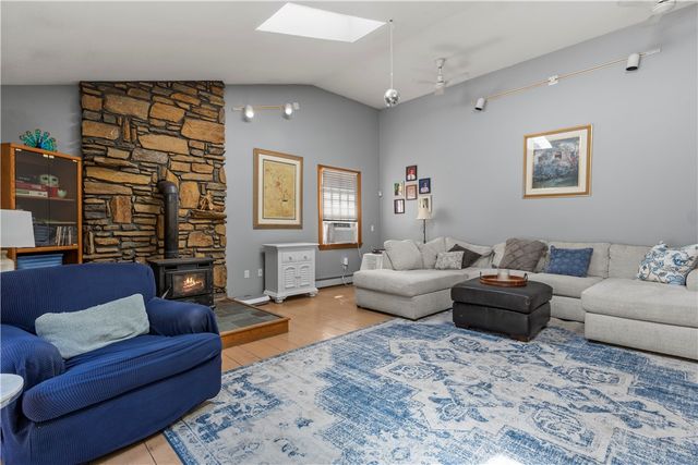 189 Wolf Rock Road, Exeter, RI 02822