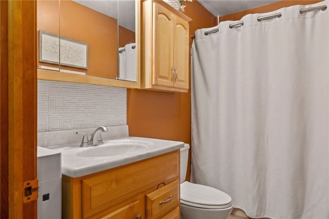 189 Wolf Rock Road, Exeter, RI 02822
