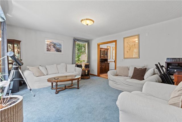 189 Wolf Rock Road, Exeter, RI 02822