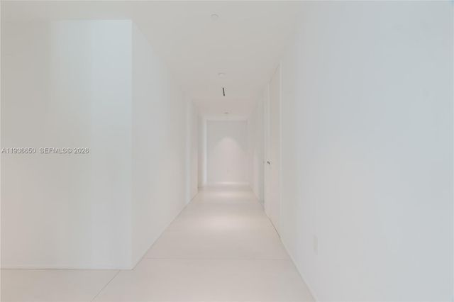 1000 Biscayne Blvd 3802, Miami, FL 33132