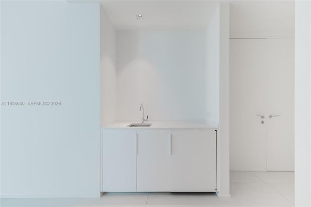 1000 Biscayne Blvd 3802, Miami, FL 33132