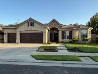 3208 Powers Avenue, Clovis, CA 93619