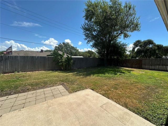 101 Terlingua Dr, Portland, TX 78374