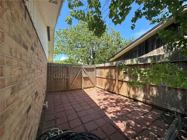 101 Terlingua Dr, Portland, TX 78374