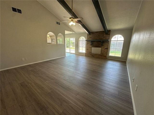 101 Terlingua Dr, Portland, TX 78374