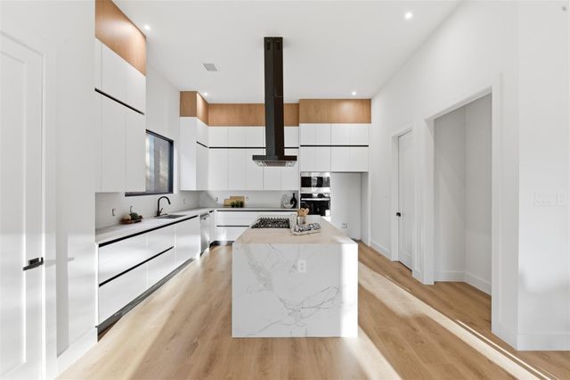 934 Autumn Oaks Drive, Houston, TX 77079