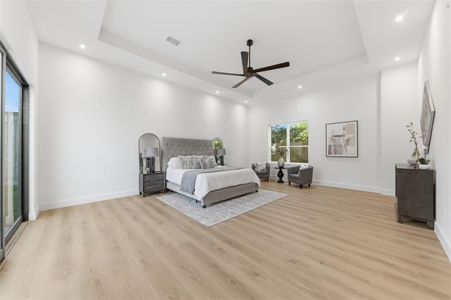 934 Autumn Oaks Drive, Houston, TX 77079