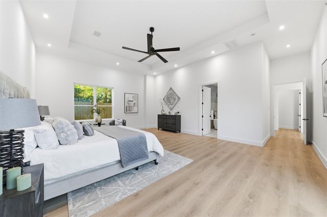 934 Autumn Oaks Drive, Houston, TX 77079