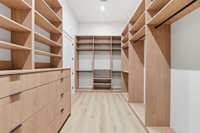 934 Autumn Oaks Drive, Houston, TX 77079