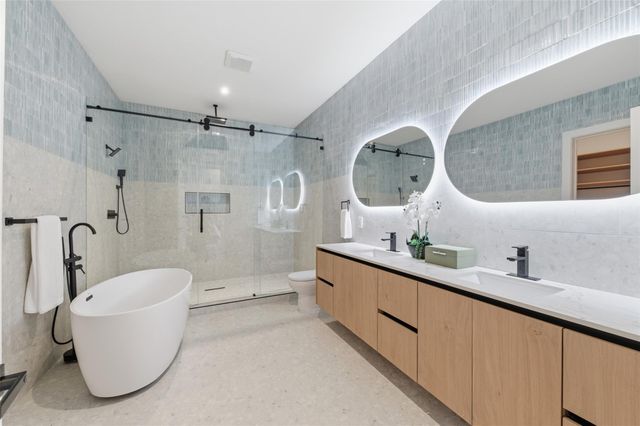 934 Autumn Oaks Drive, Houston, TX 77079