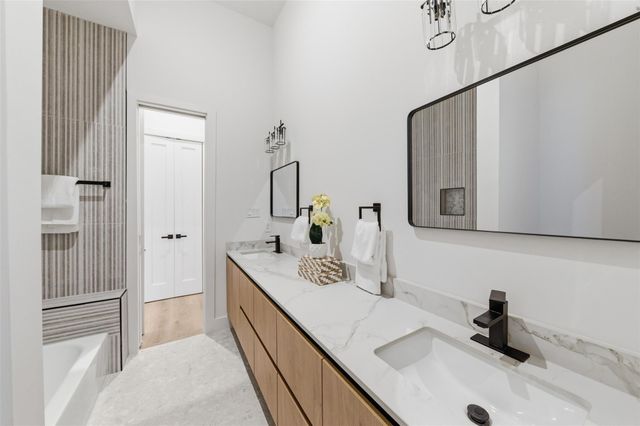 934 Autumn Oaks Drive, Houston, TX 77079