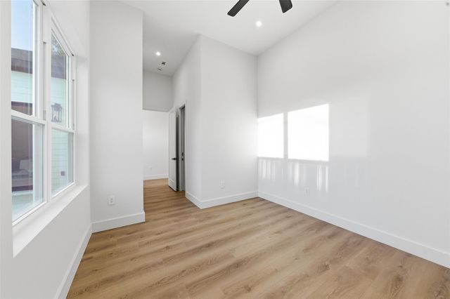 934 Autumn Oaks Drive, Houston, TX 77079