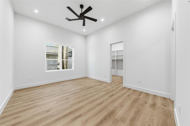 934 Autumn Oaks Drive, Houston, TX 77079