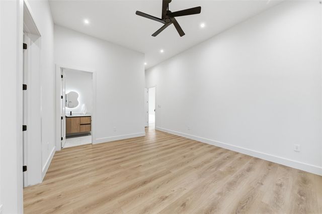 934 Autumn Oaks Drive, Houston, TX 77079