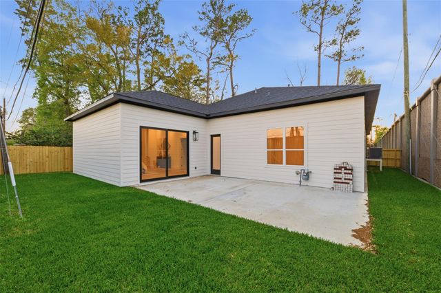 934 Autumn Oaks Drive, Houston, TX 77079