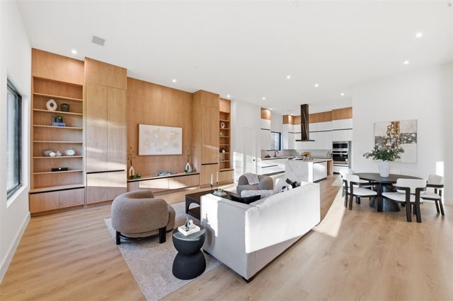 934 Autumn Oaks Drive, Houston, TX 77079