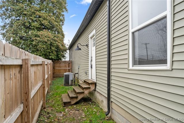 917 Fulton Street, Jeffersonville, IN 47130