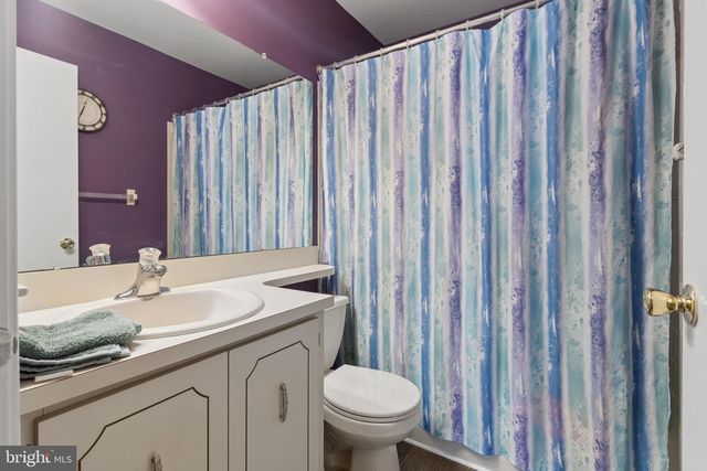 1015-B SCOTSWOOD CT, Mount Laurel, NJ 08054