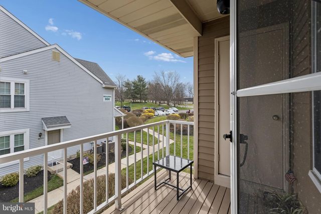 1015-B SCOTSWOOD CT, Mount Laurel, NJ 08054