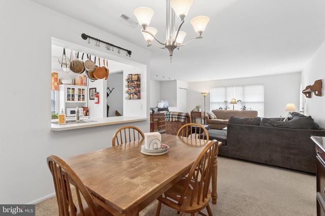 1015-B SCOTSWOOD CT, Mount Laurel, NJ 08054