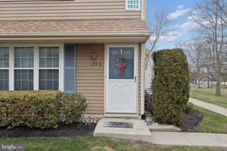 1015-B SCOTSWOOD CT, Mount Laurel, NJ 08054