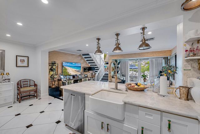 3543 S Ocean Boulevard 107, South Palm Beach, FL 33480